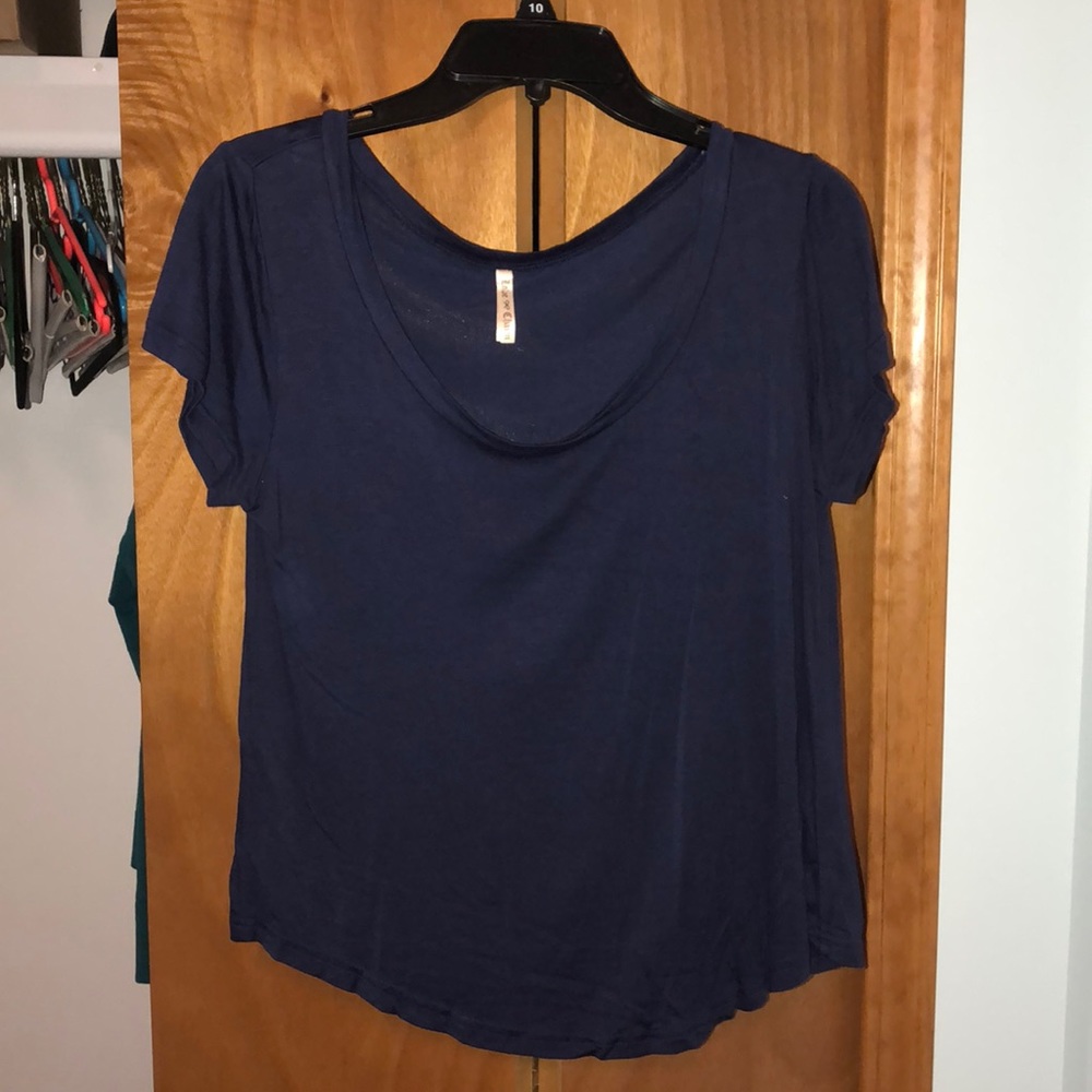 Navy blue flowy top